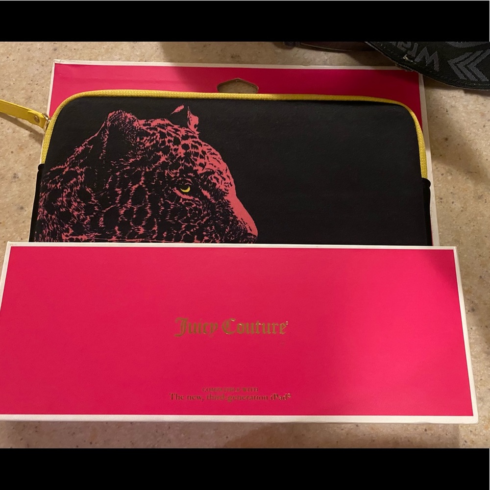 Juicy Couture Ipad case/ misc pouch (says for 3rd generation)
